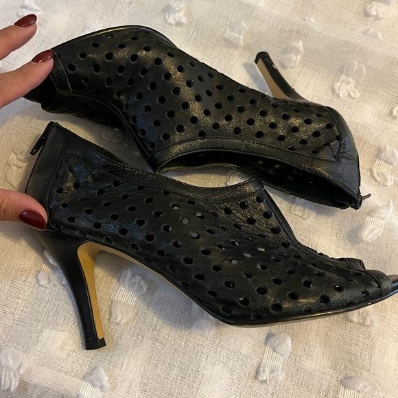 Vaneli Pump - Picture 3 of 6